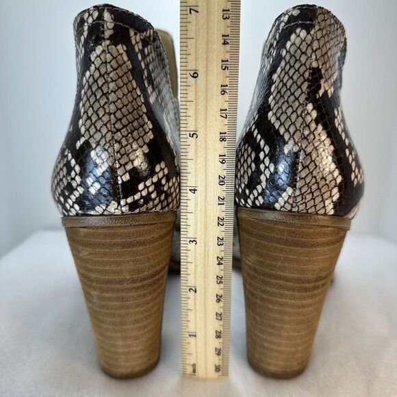 Vince Camuto Famhida Ankle Boots Bootie Womens Sz 10M/42 Faux Snakeskin Leather - Picture 6 of 12